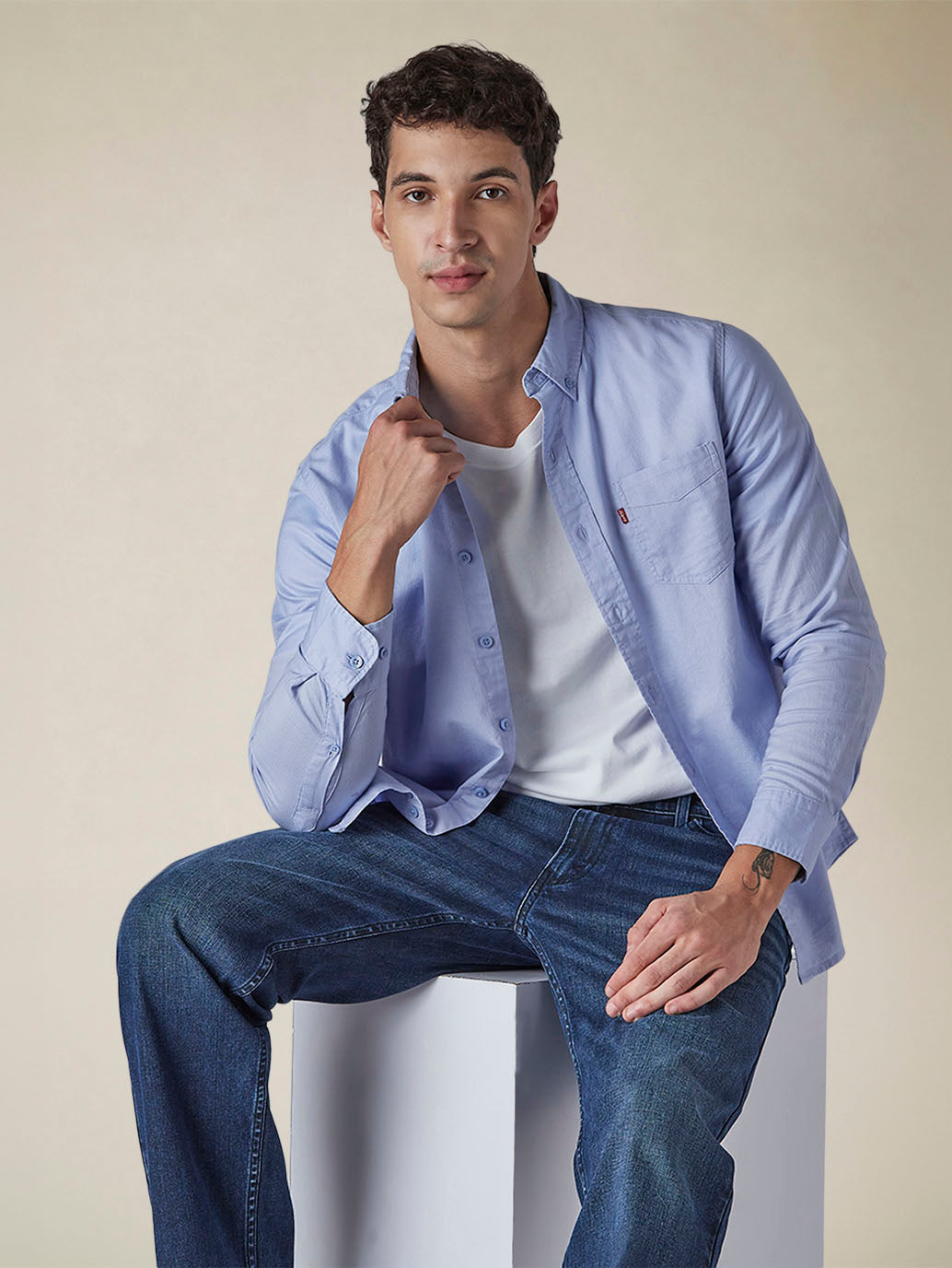 Men's Solid Button Down Collar Slim Fit Oxford Shirt