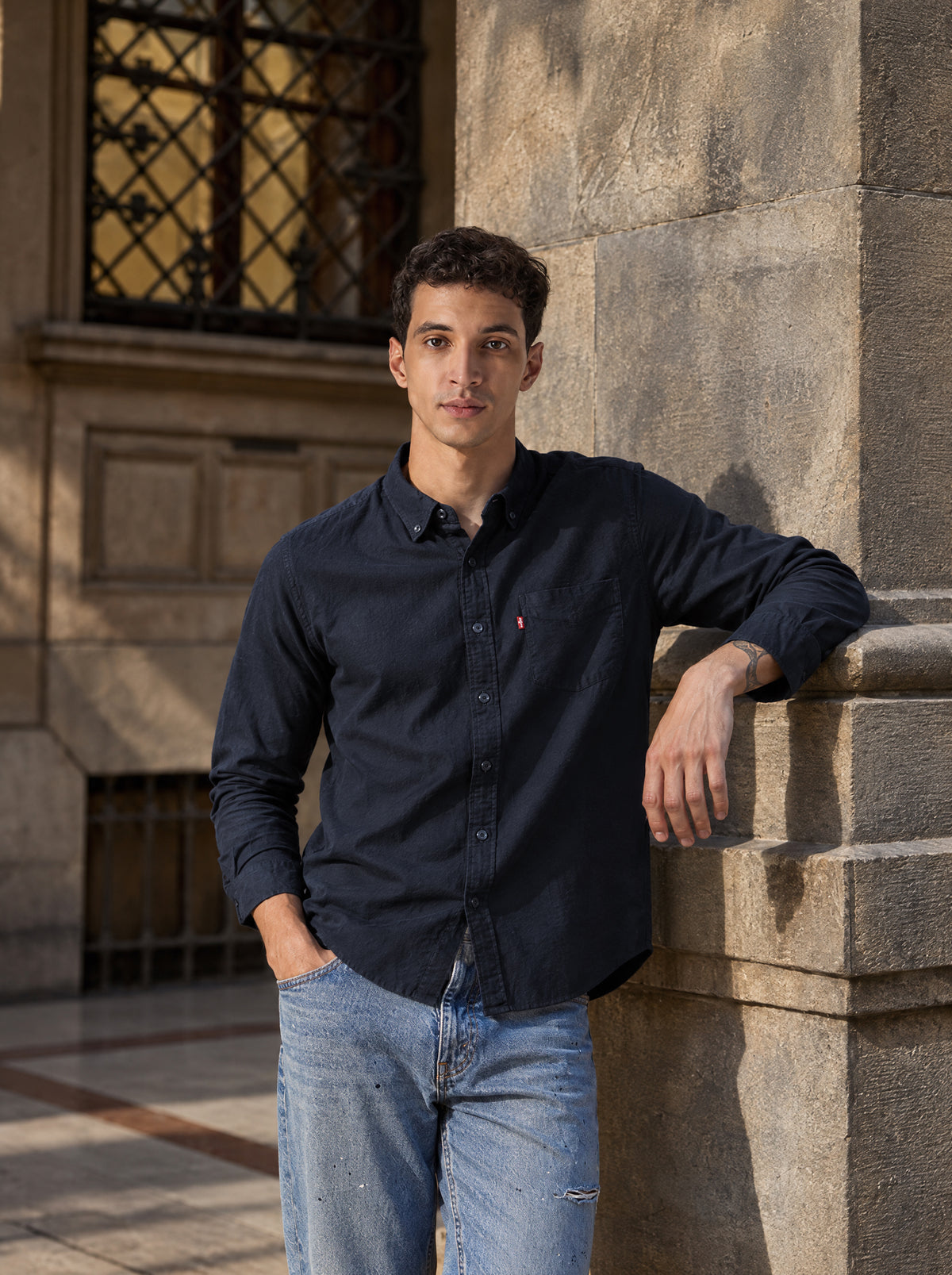 Men's Solid Button Down Collar Slim Fit Oxford Shirt