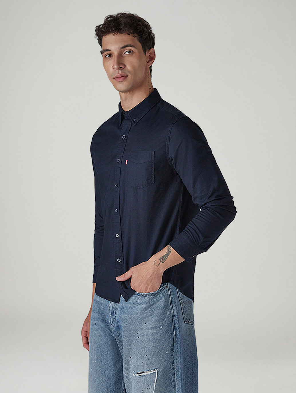 Men's Solid Button Down Collar Slim Fit Oxford Shirt - Side View