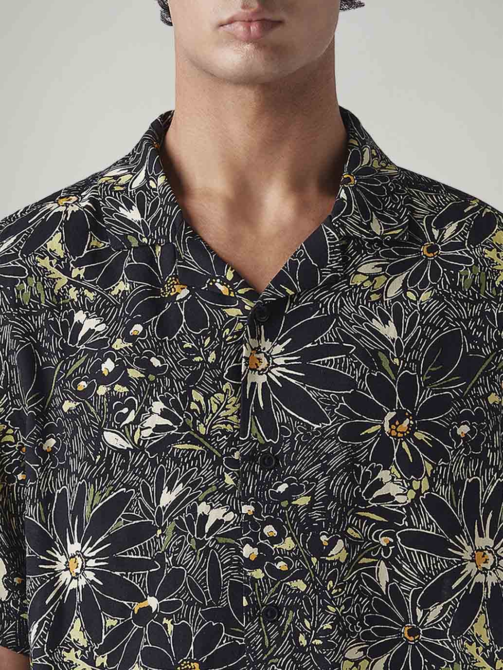 Men's Floral Relaxed Fit Resort Collar Linen Shirt - Detail View
