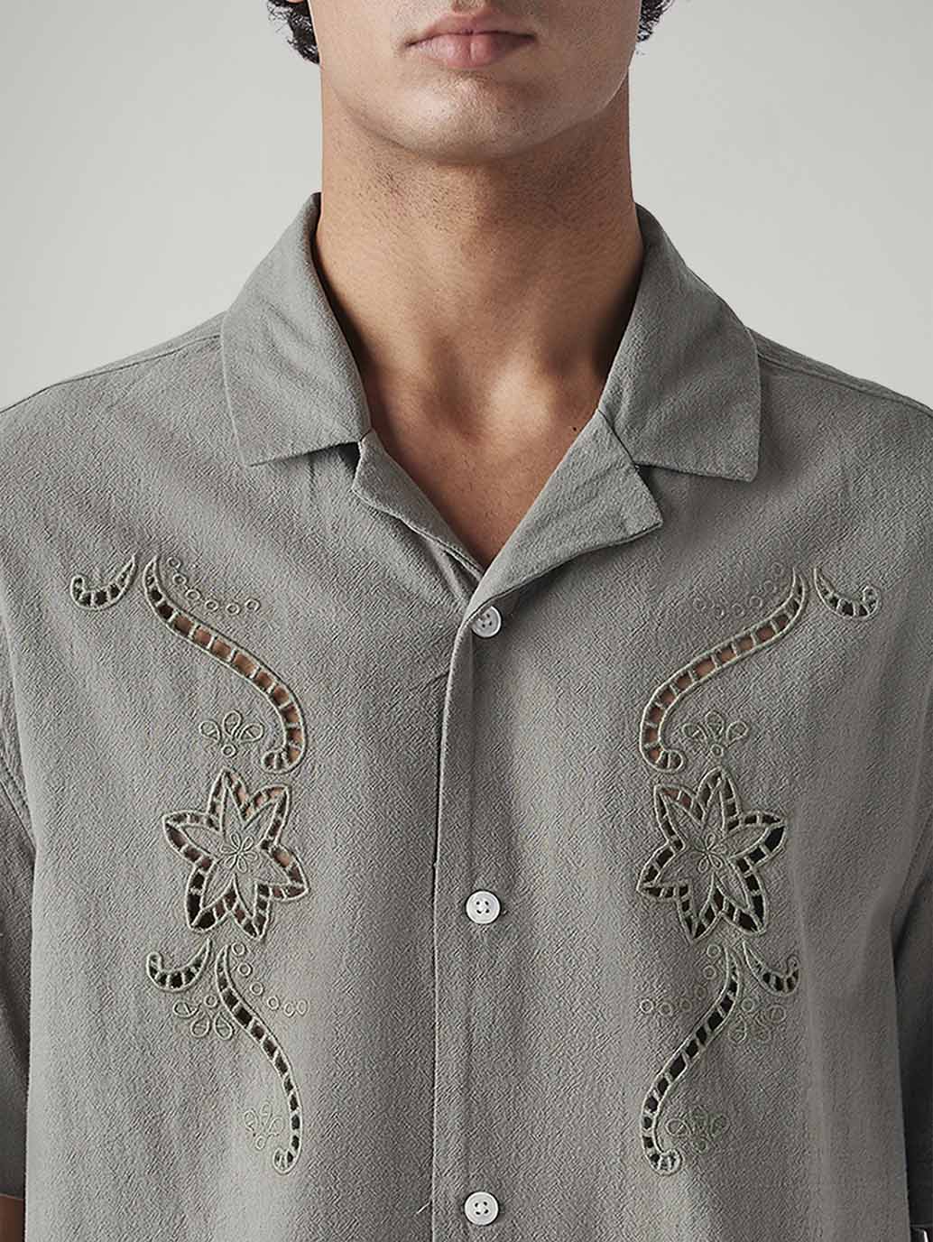 Men's Embroidered Relaxed Fit Resort Collar Shirt - 20 View