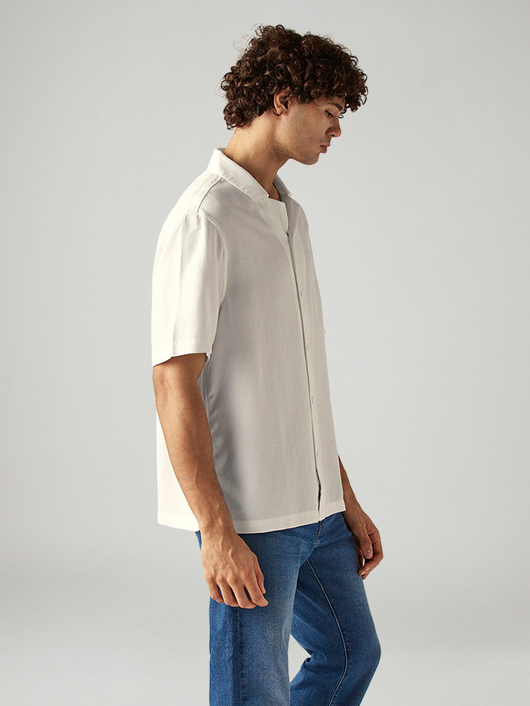 Men's Solid Relaxed Fit Resort Collar Shirt - Side View