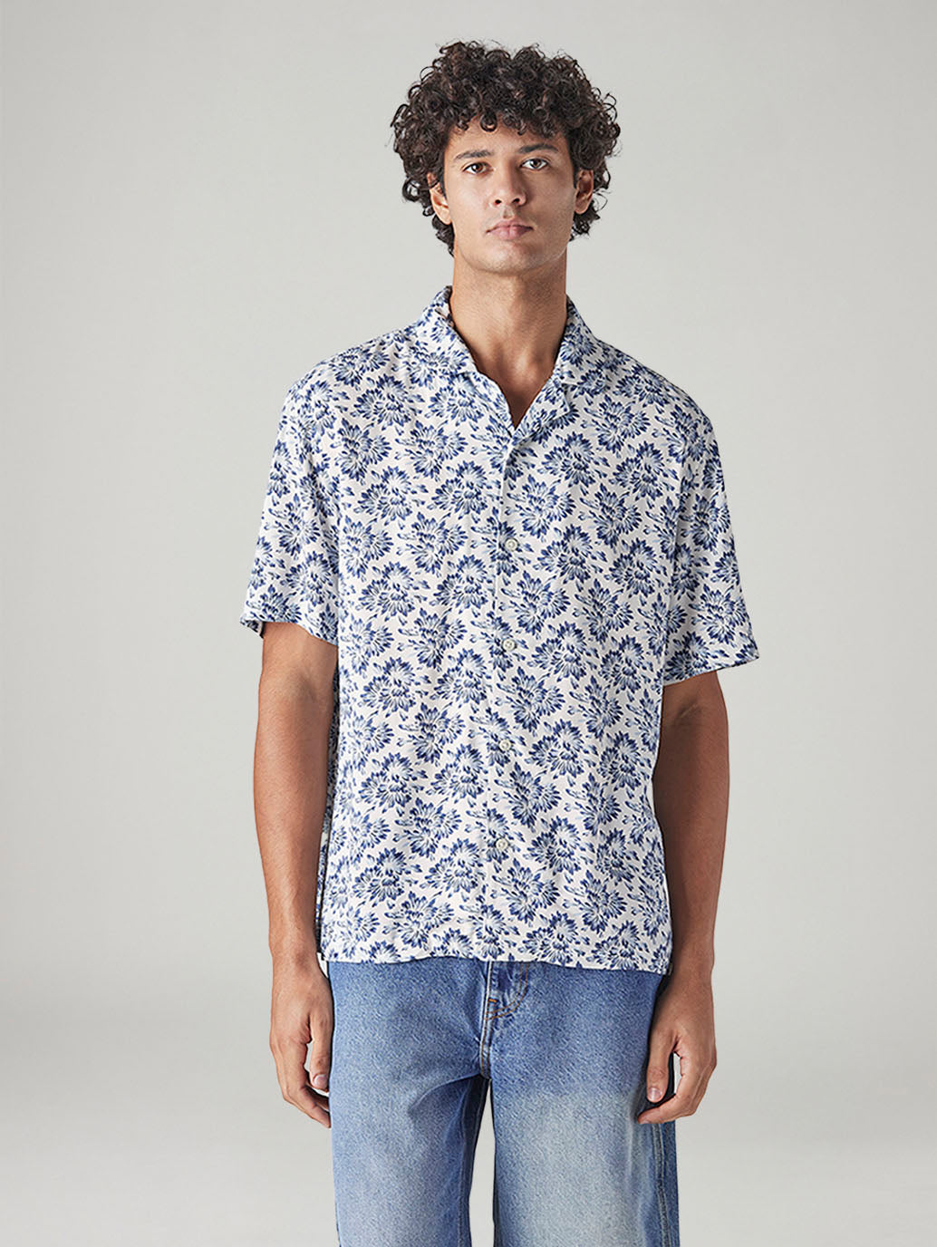 Men's Floral Relaxed Fit Resort Collar Shirt - Front View