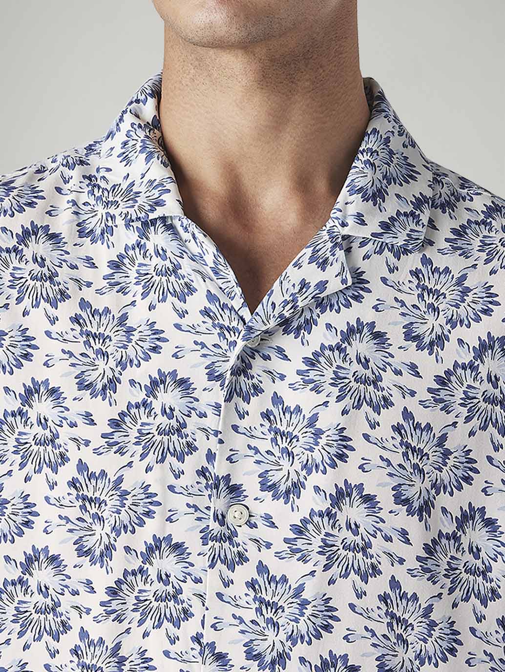 Men's Floral Relaxed Fit Resort Collar Shirt - Detail View