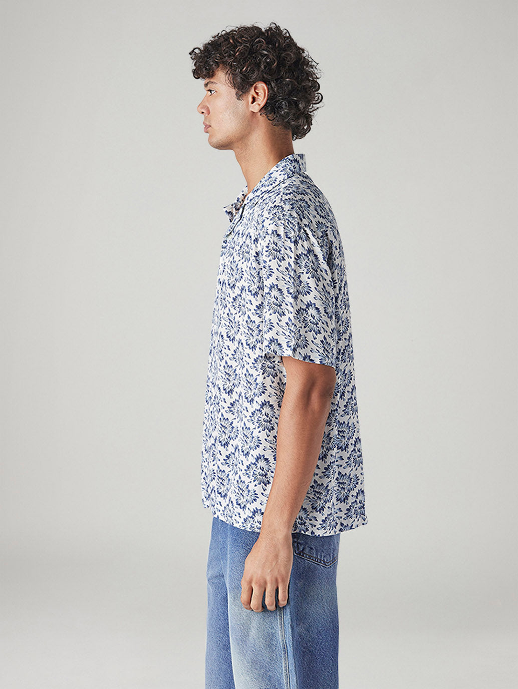 Men's Floral Relaxed Fit Resort Collar Shirt - Side View