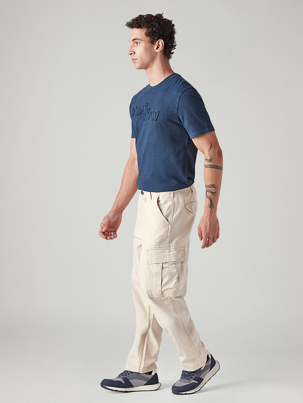 Men's 568 Cream Loose Fit Mid Rise Cargos - Side View