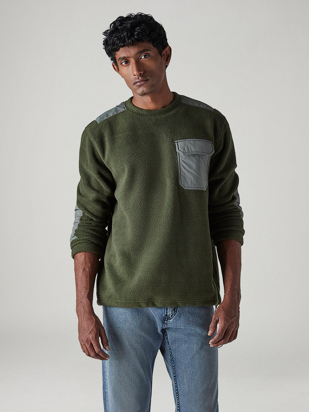 Men's Dark Green Solid Regular Fit Sweatshirt