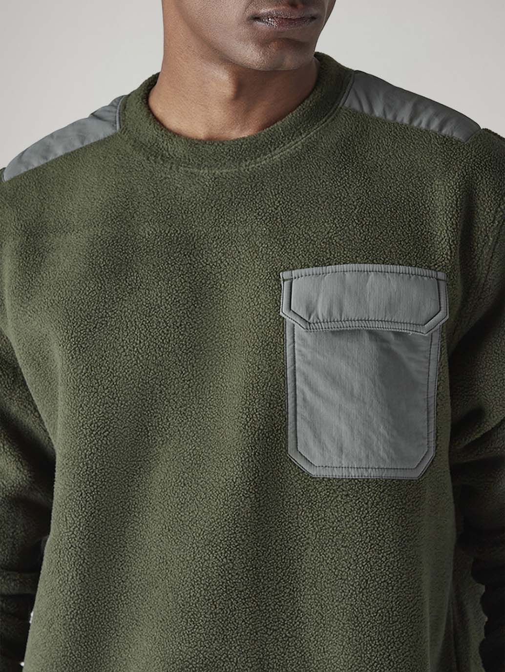 Men's Dark Green Solid Regular Fit Sweatshirt - 20 View