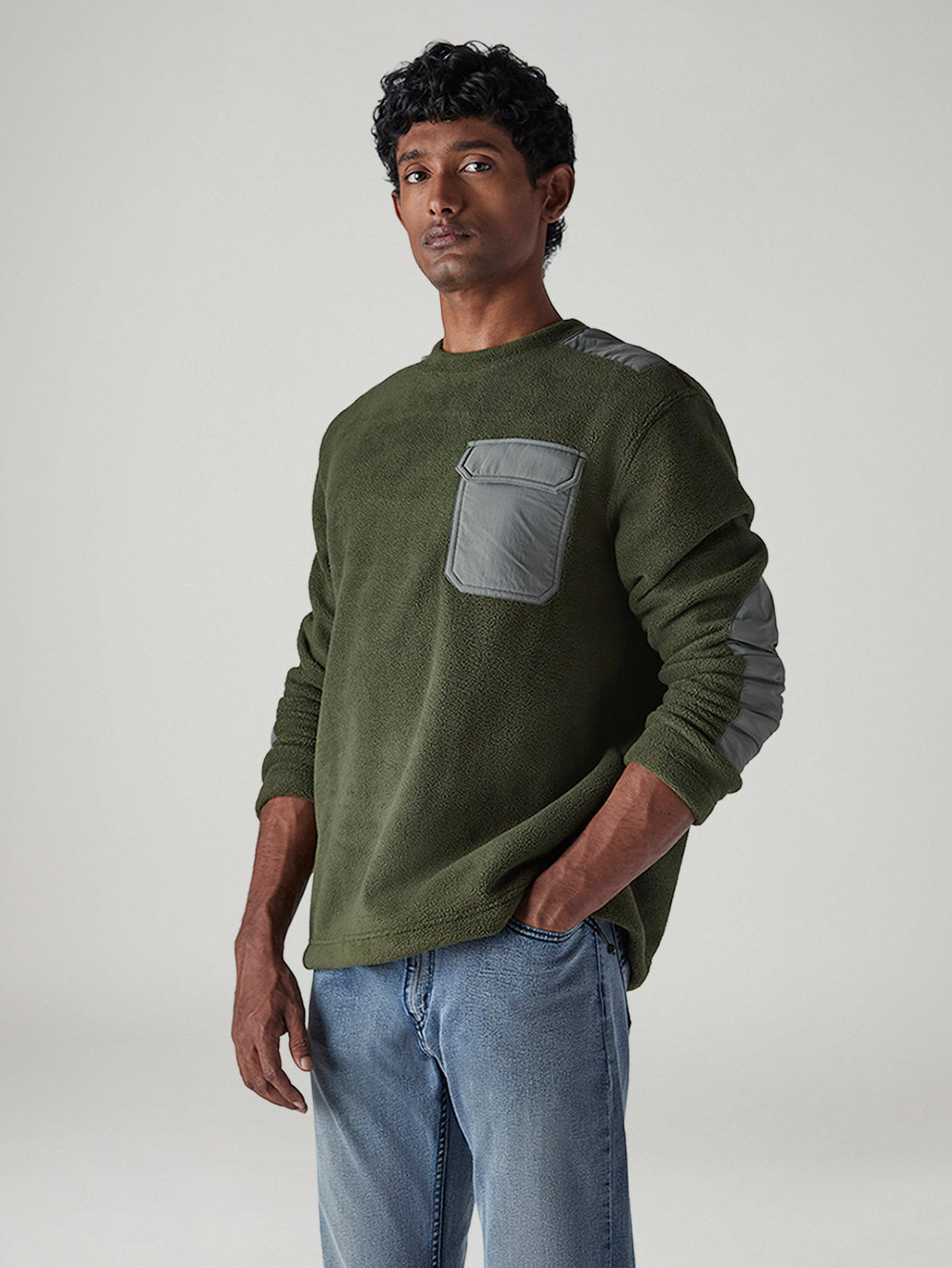Men's Dark Green Solid Regular Fit Sweatshirt - 20 View