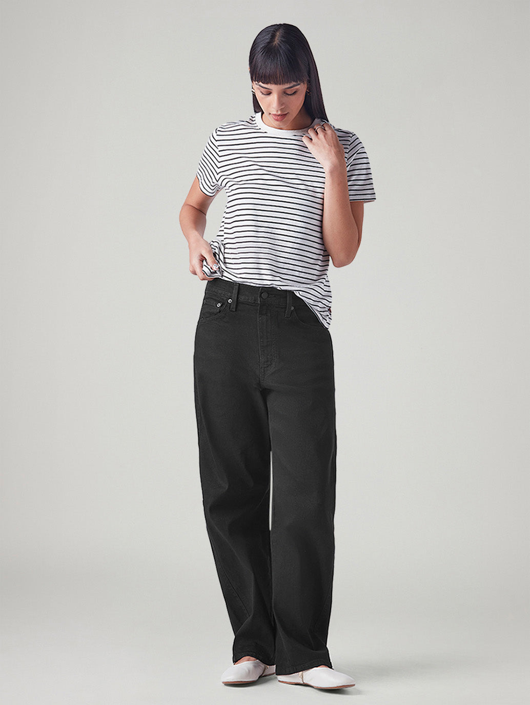 Women's Black Barrel Loose Fit Mid Rise Jeans