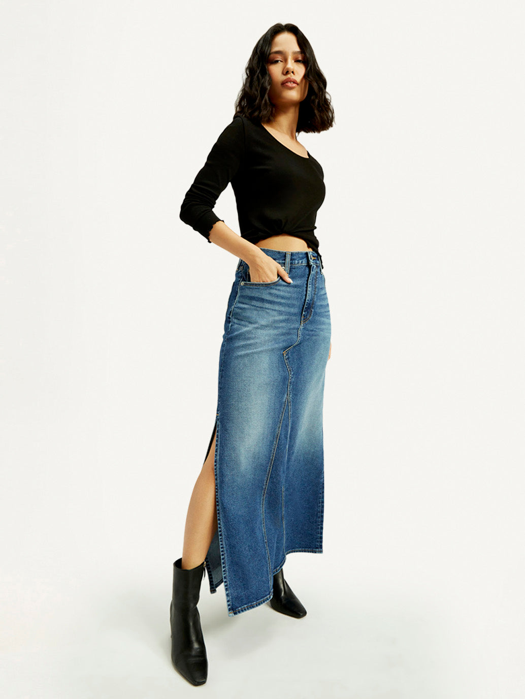 Women's Mid Rise Blue Regular Fit Skirt - Elevated View