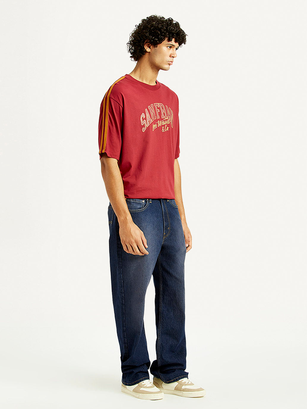 Men's 565 Dark Indigo Loose Fit Mid Rise Jeans - Side View