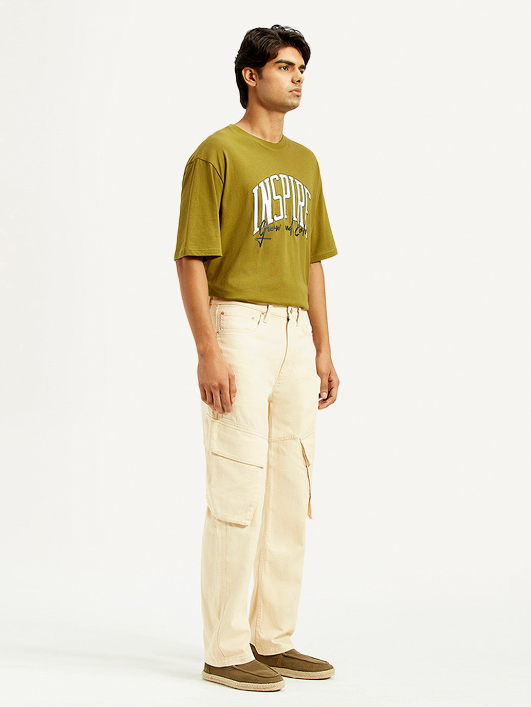 Men's 565'97 Loose Fit Mid Rise Chino Cargos - Side View