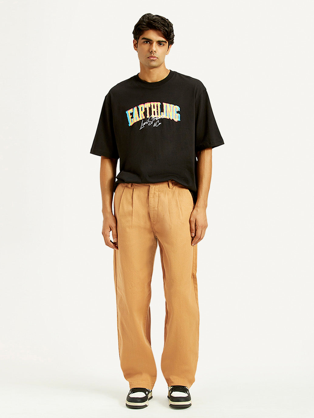 Men's Loose Fit Mid Rise Chinos