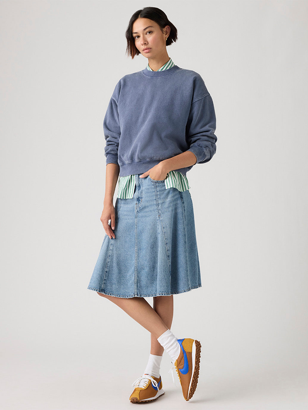Women's Med Indigo Regular Fit Mid Rise Skirt