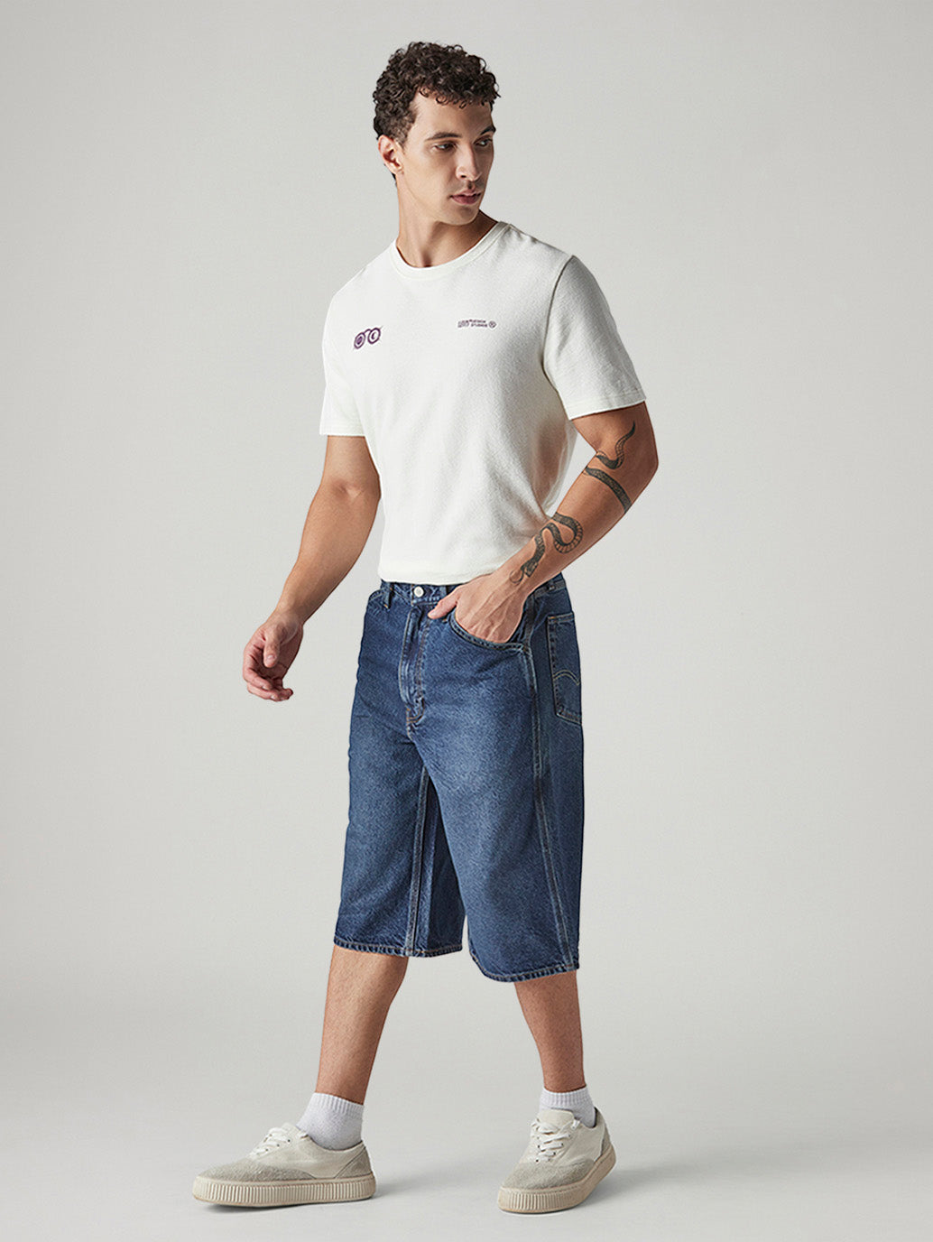 Men's Indigo Loose Fit Mid Rise Shorts - Side View