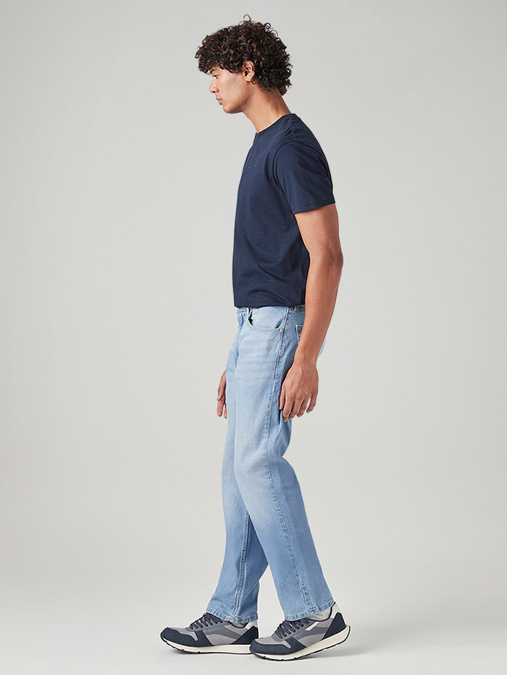 Men's 505 Light Blue Straight Fit Mid Rise Jeans - Side View