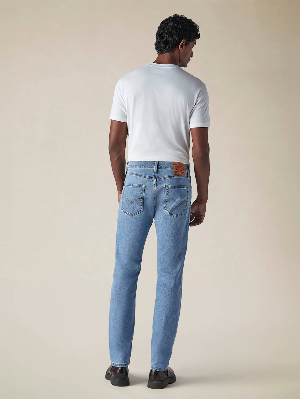 Mens 505 Mid Rise Straight Fit Cotton Stretch Blend Jeans - 560f763a-b8f4-47bf-b2ae-bf9d6021efe1 View