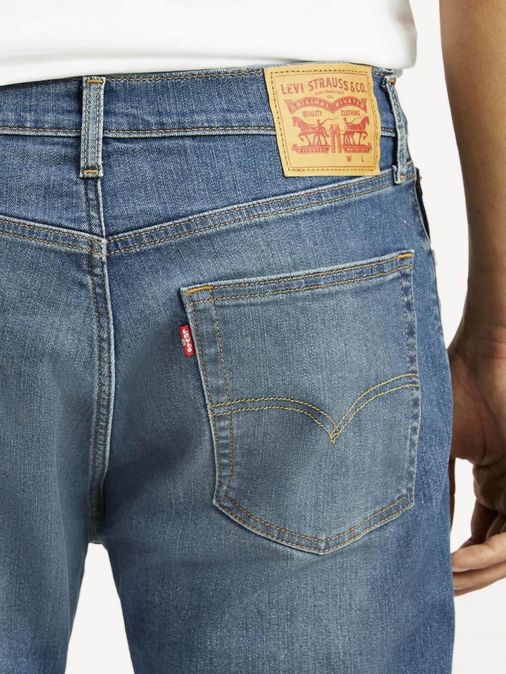 Men's 555 Med Indigo Loose Fit Mid Rise Jeans - Detail View