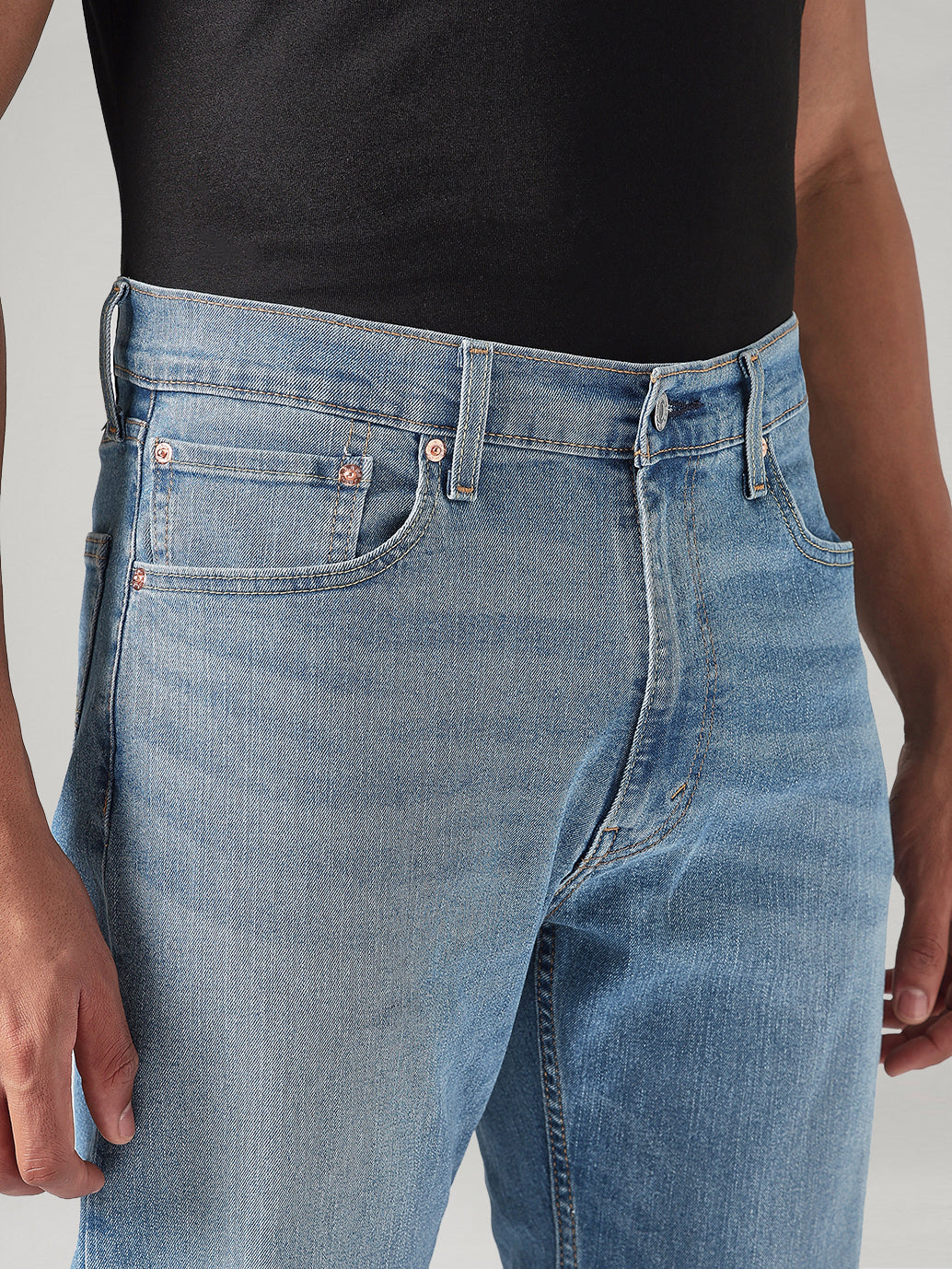 Men's 555 Light Blue Relaxed Straight Fit Mid Rise Jeans - Detail View