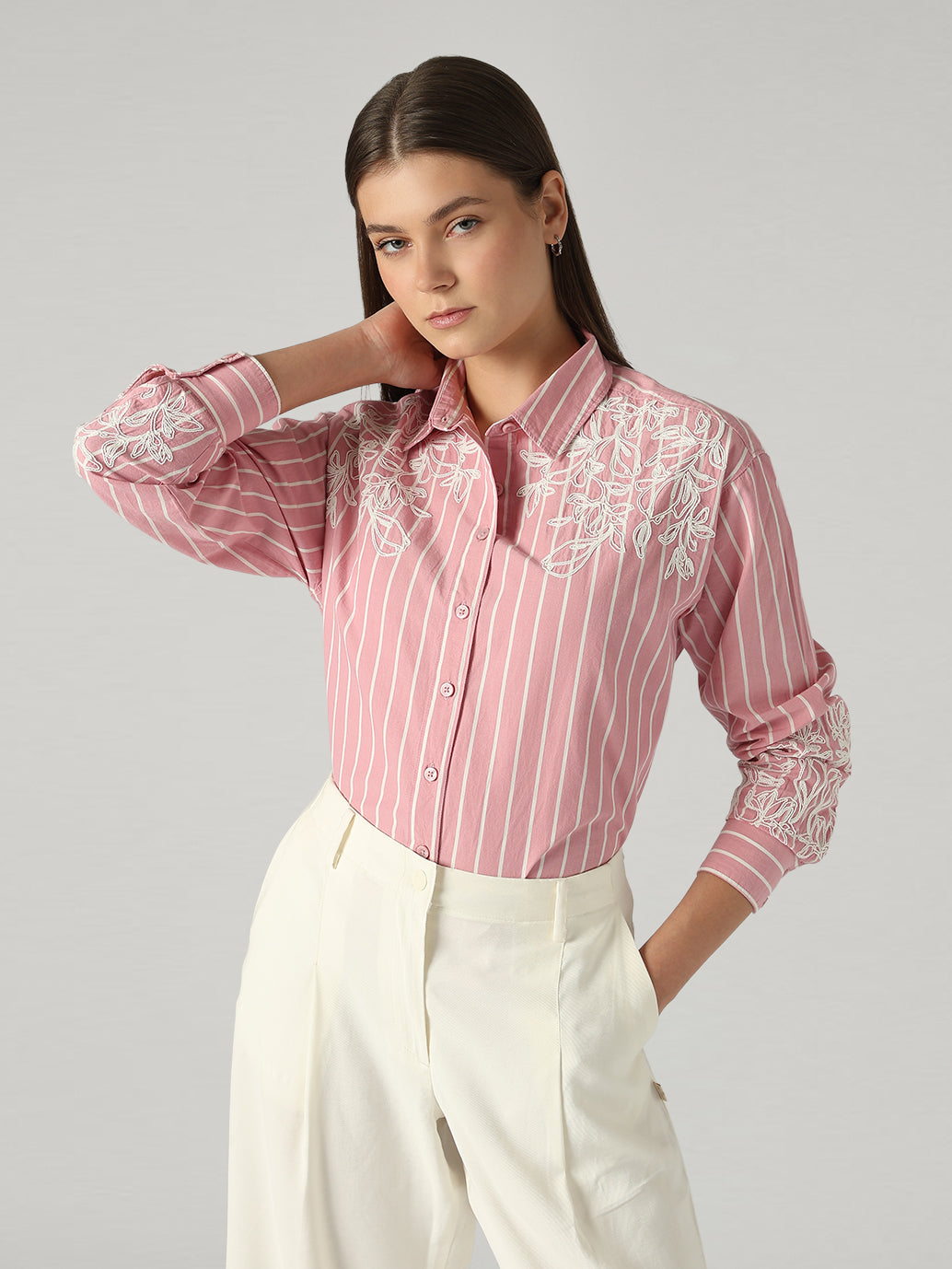 Women's Embroidery Detail Relaxed Fit Poplin Shirt
