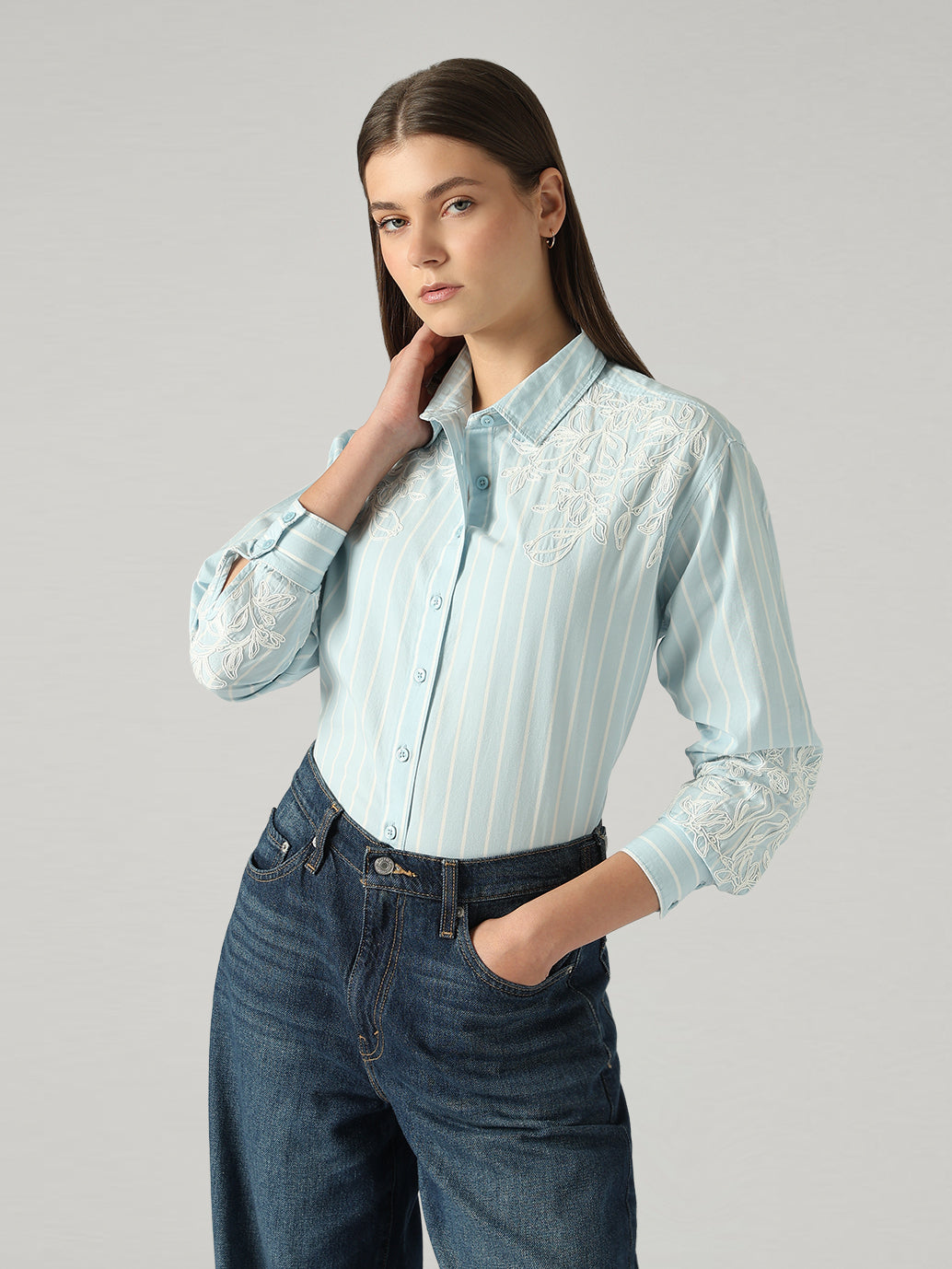 Women's Embroidery Detail Relaxed Fit Poplin Shirt