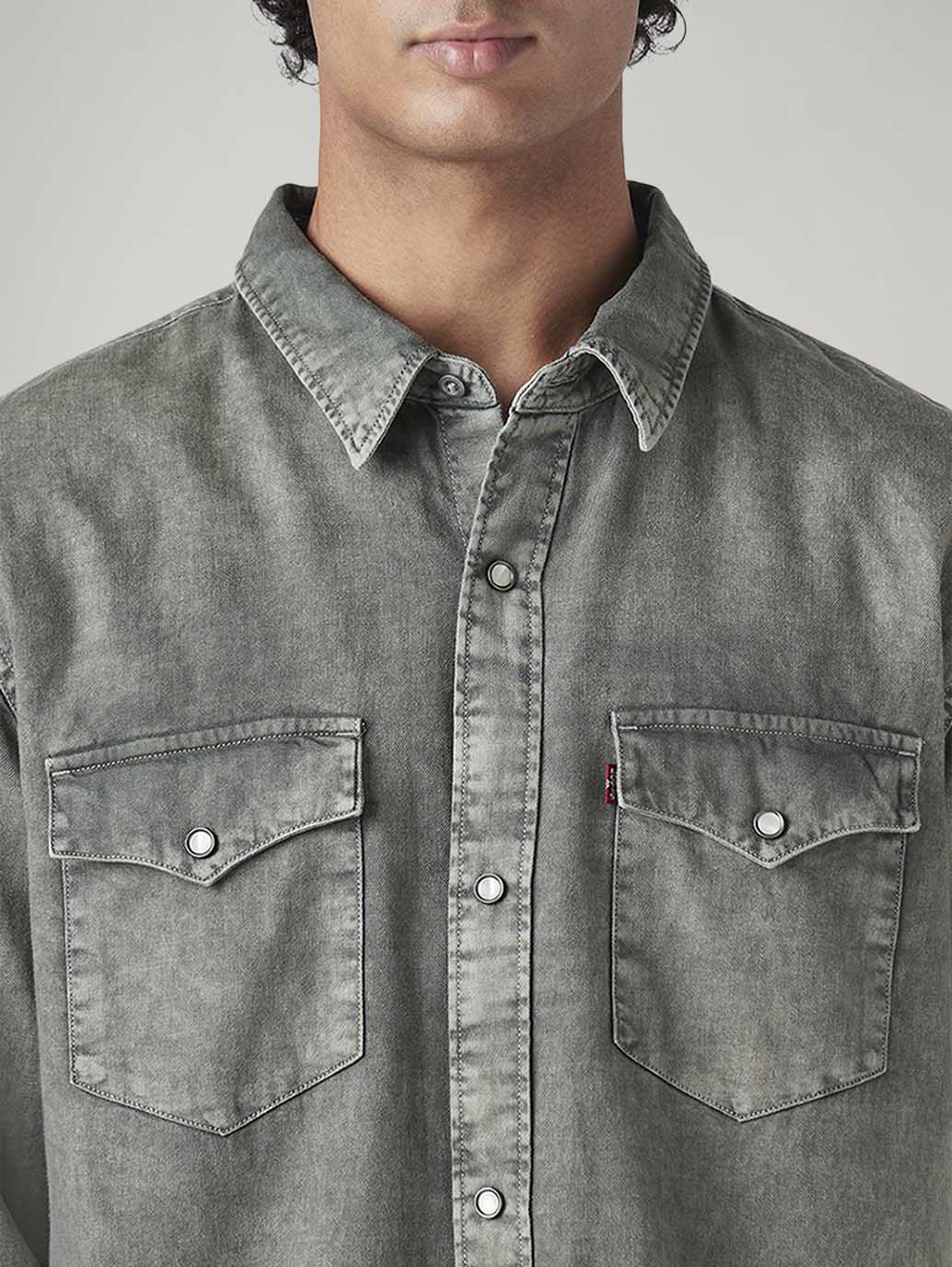 Men's Solid Relaxed Fit Denim Shirt - 20 View
