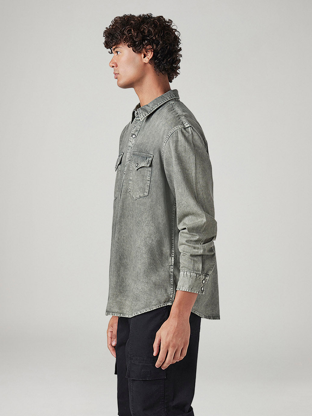Men's Solid Relaxed Fit Denim Shirt - Side View