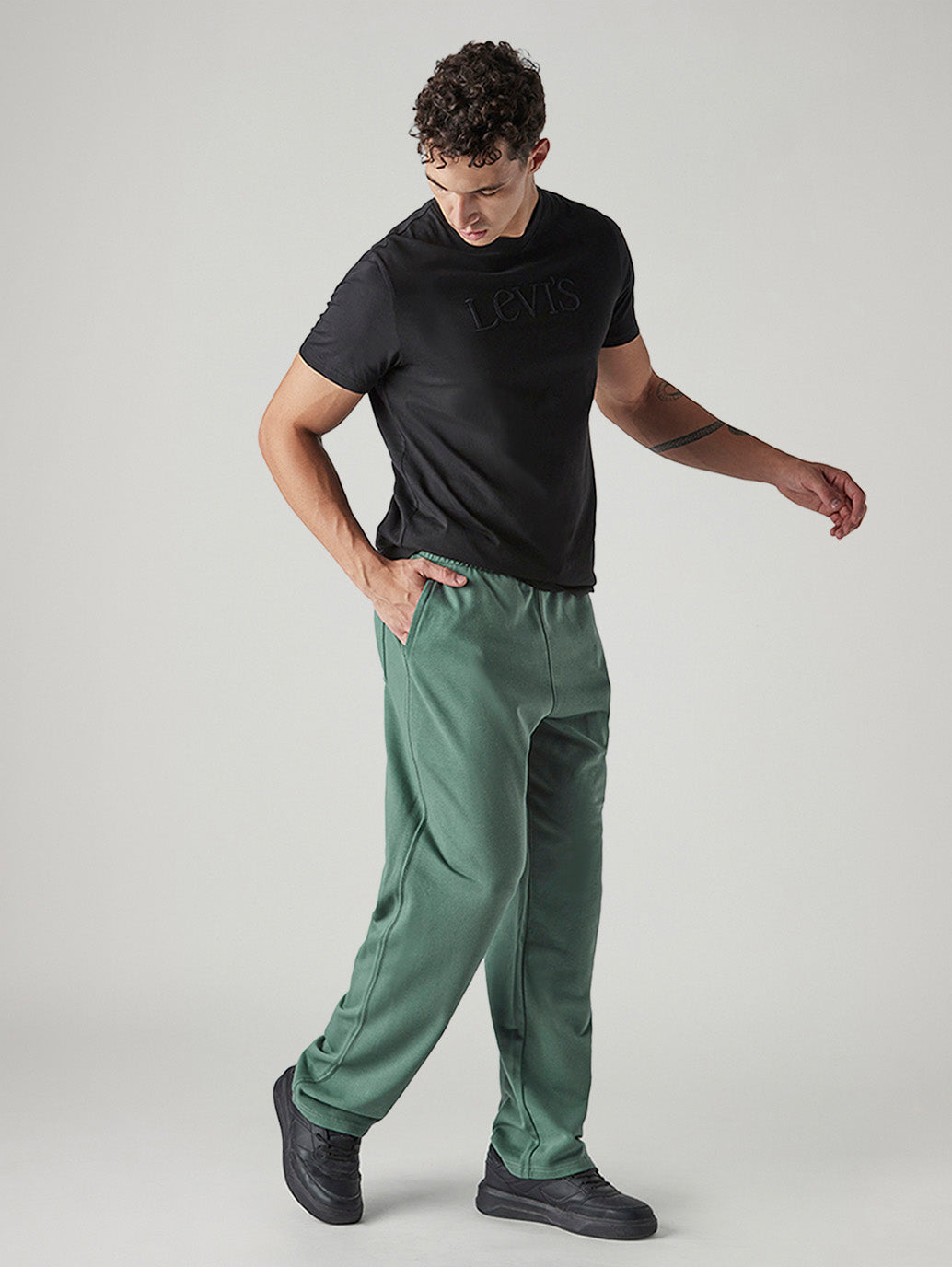 Men's Green Regular Fit Mid Rise Joggers