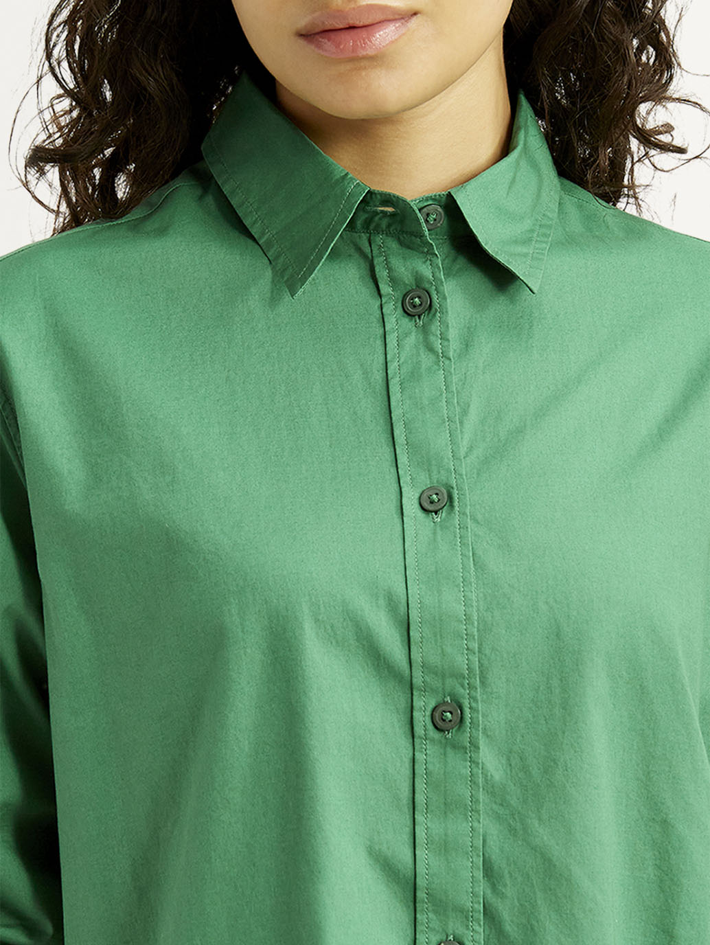 Women's Solid Green Relaxed Fit Poplin Shirt - Detail View