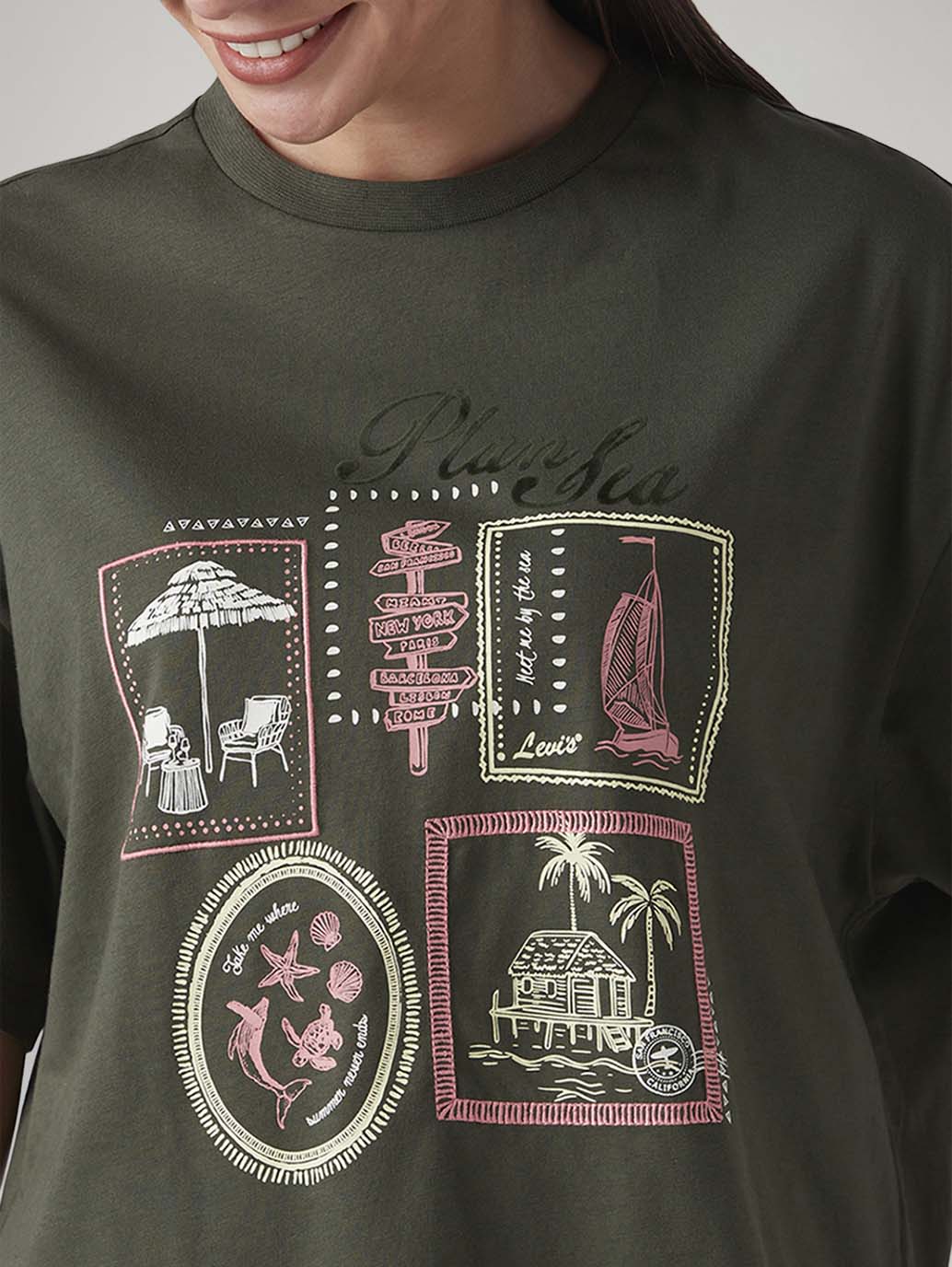Women's Graphic Print Relaxed Fit Oversized T-Shirt - Detail View