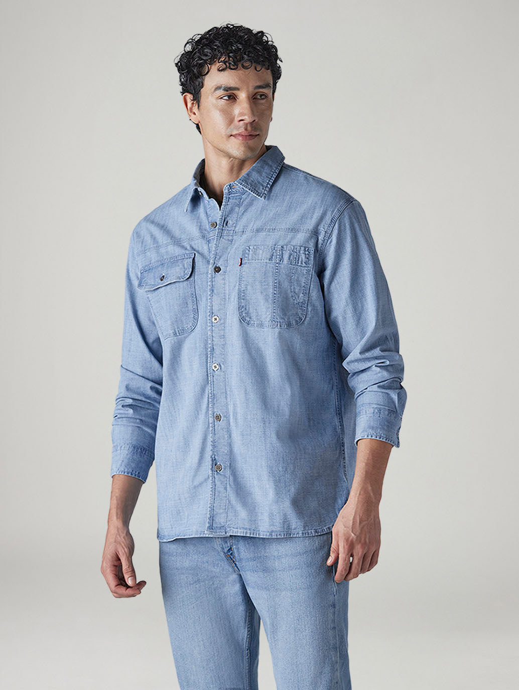 Men's Solid Relaxed Fit Chambray Shirt - Side View