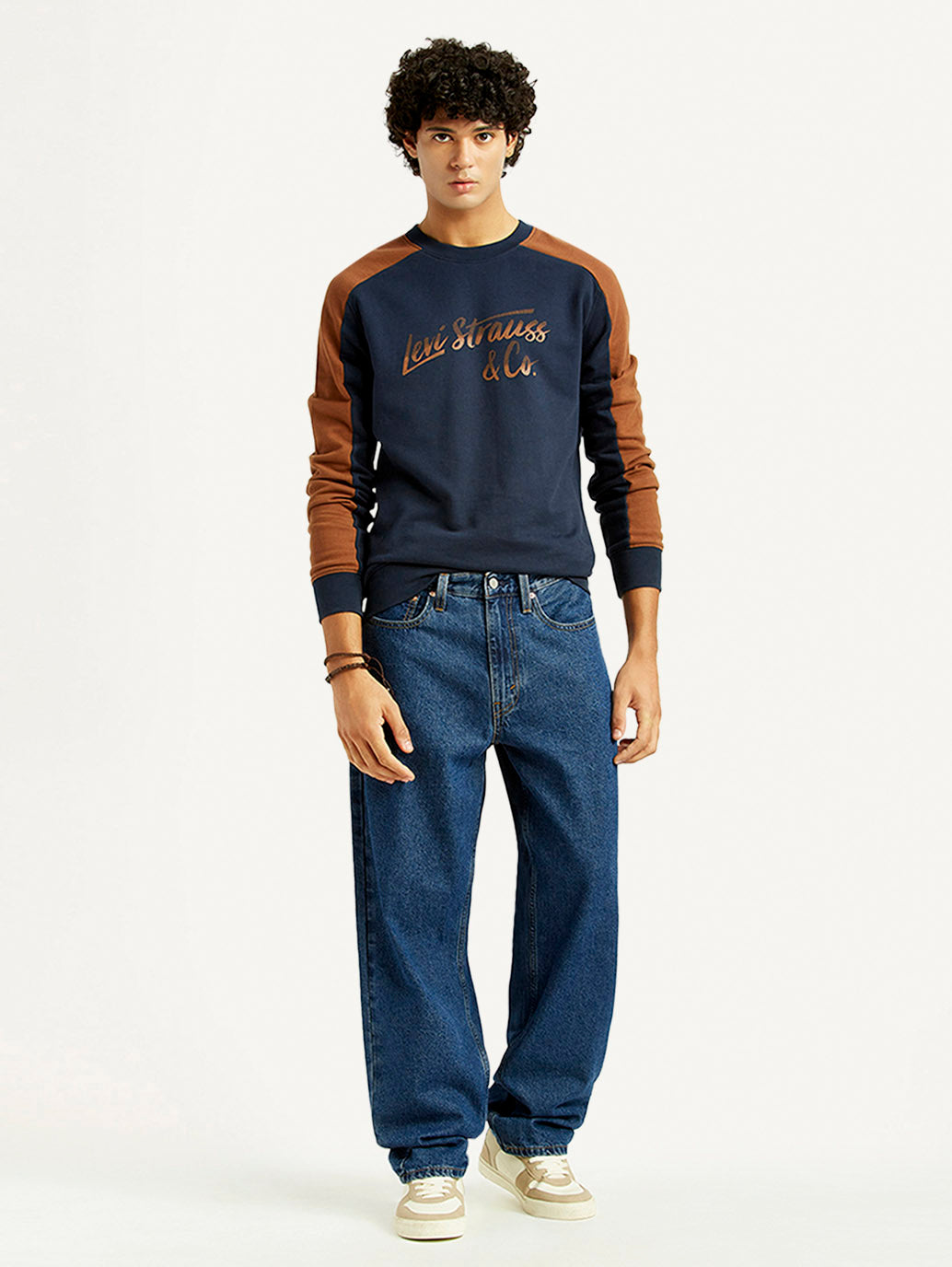 Men's 568 Med Indigo Loose Fit Mid Rise Jeans - Styleshot View