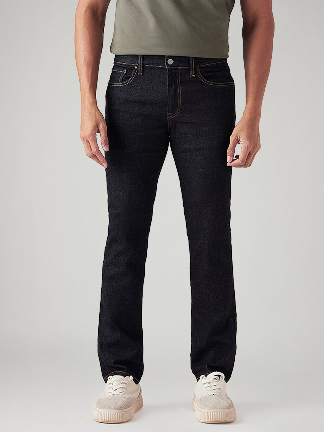 Men's 511 Black Slim Fit Mid Rise Commuter Jeans - Front View
