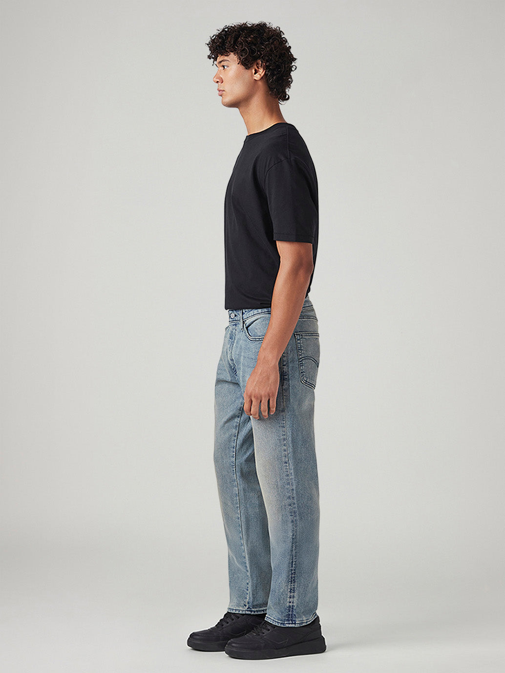 Men's 541 Med Indigo Athletic Tapered Fit Mid Rise Commuter Jeans - Side View
