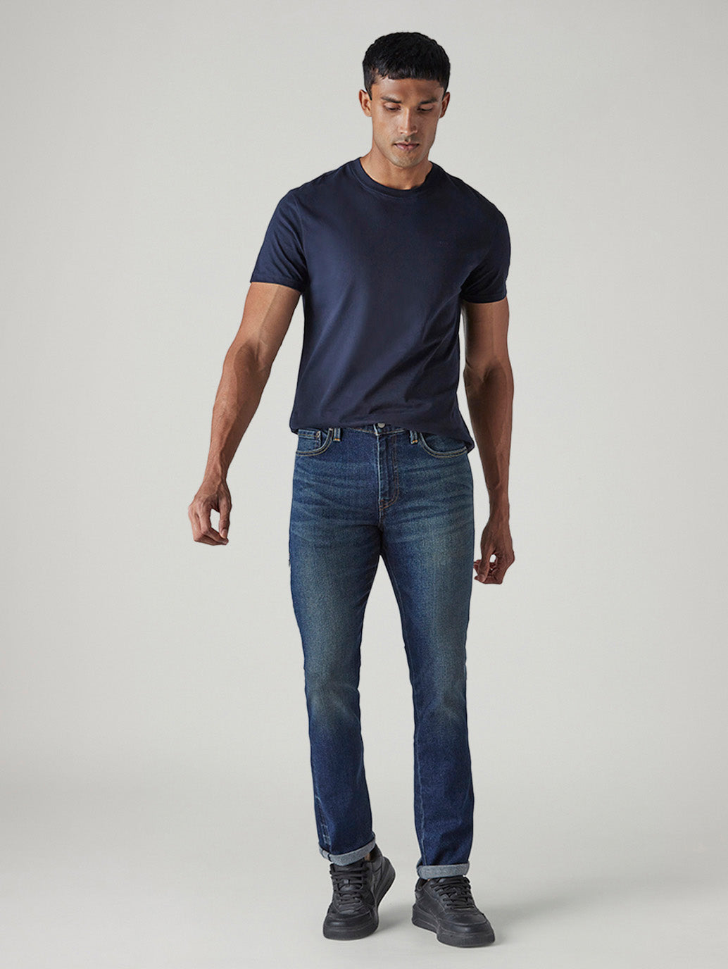 Men's 511 Tinted Dark Indigo Slim Fit Mid Rise Commuter Jeans - Front View