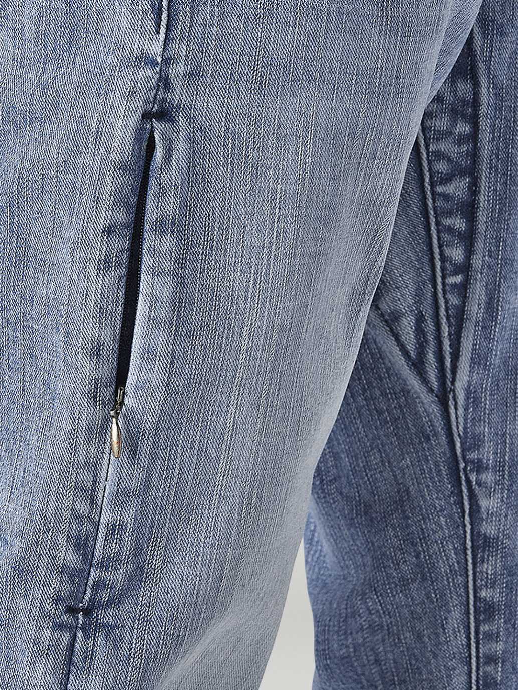 Men's 505 Light Blue Straight Fit Mid Rise Commuter Jeans - Detail View