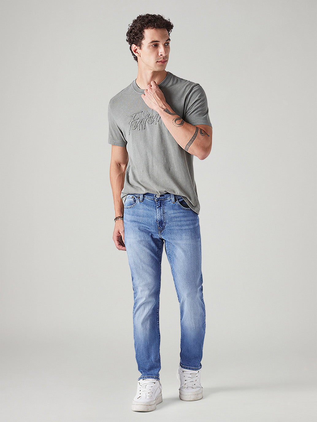 Men's 511 Light Blue Slim Fit Mid Rise Commuter Jeans - Styleshot View