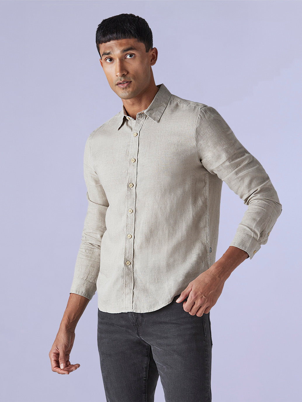 Men's Solid Slim Fit Redloop Linen Shirt - Front View