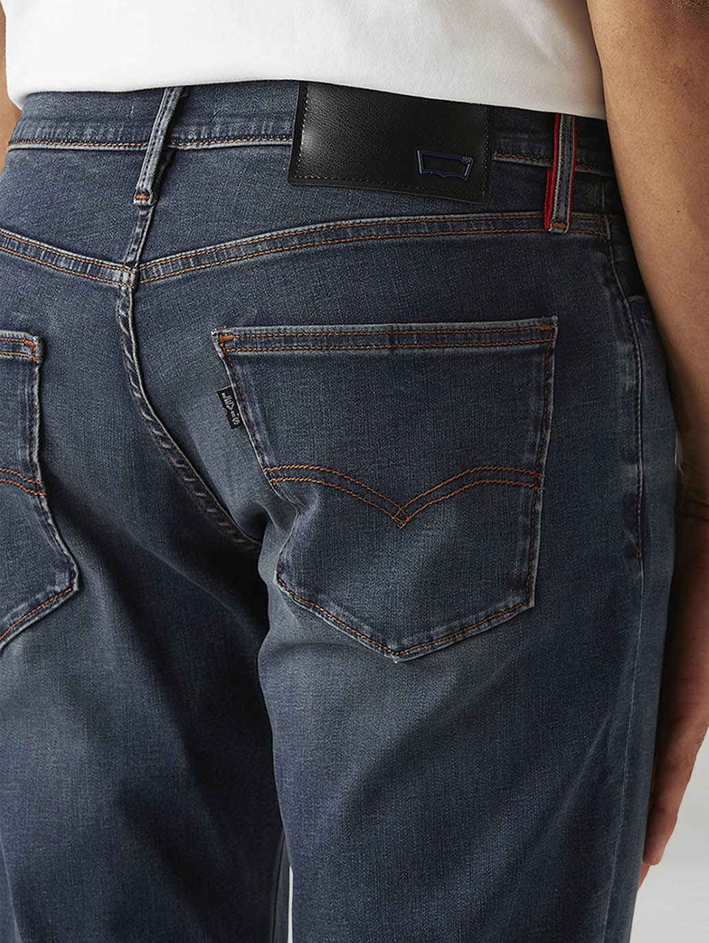 Men's 511 Dark Blue Slim Fit Innovation Stretch Jeans - Detail View