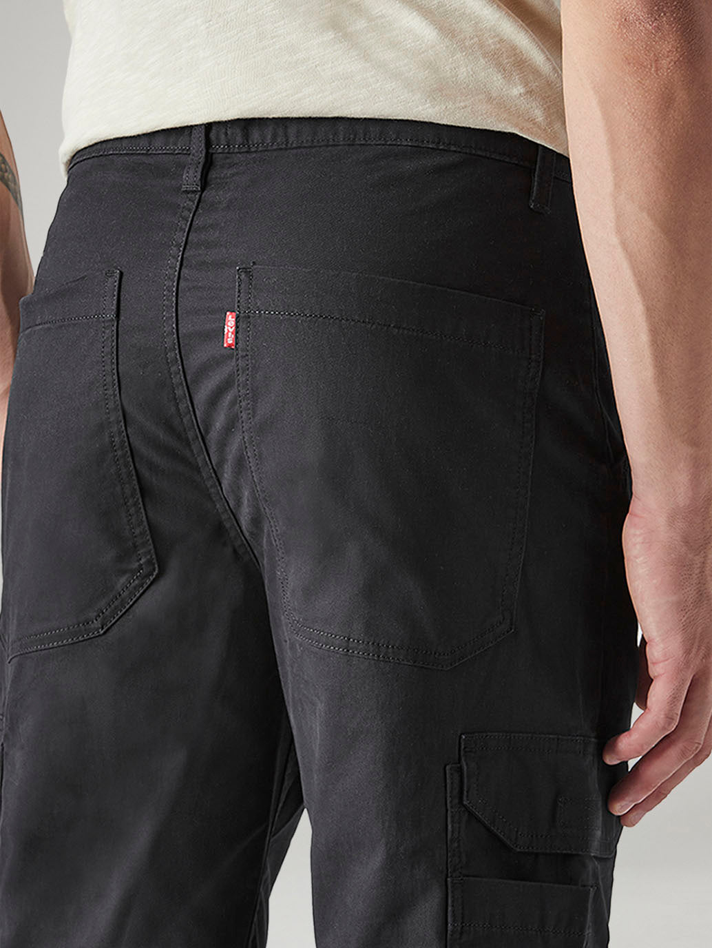 Men's Black Straight Fit Mid Rise Cargos - 20 View