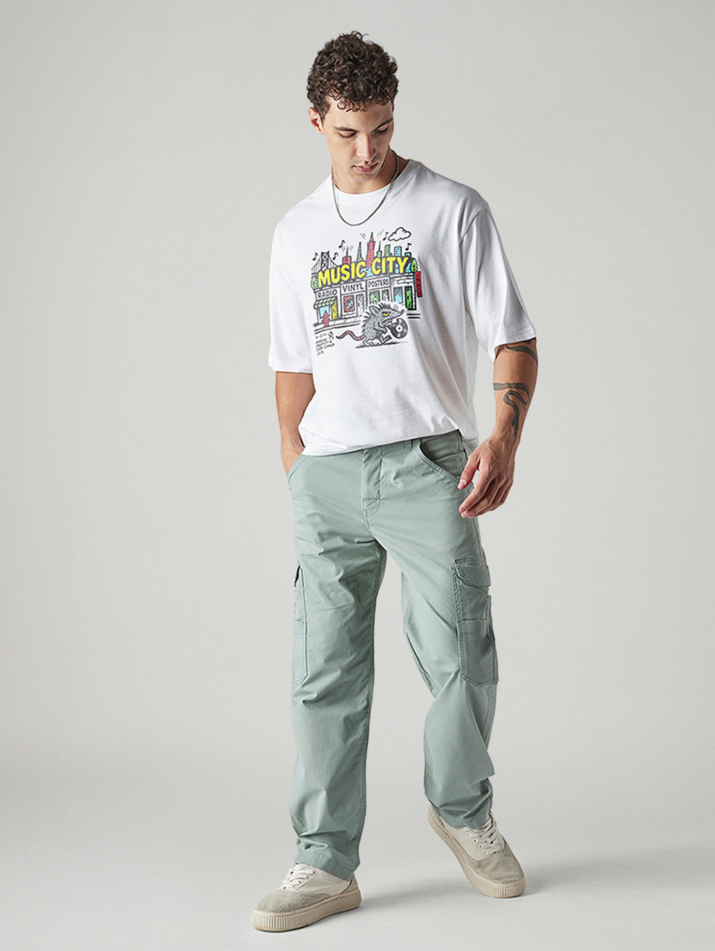 Men's Light Green Straight Fit Mid Rise Cargos