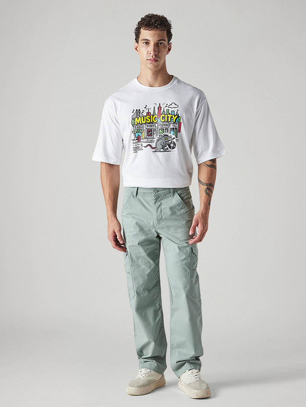 Men's Light Green Straight Fit Mid Rise Cargos - Front View