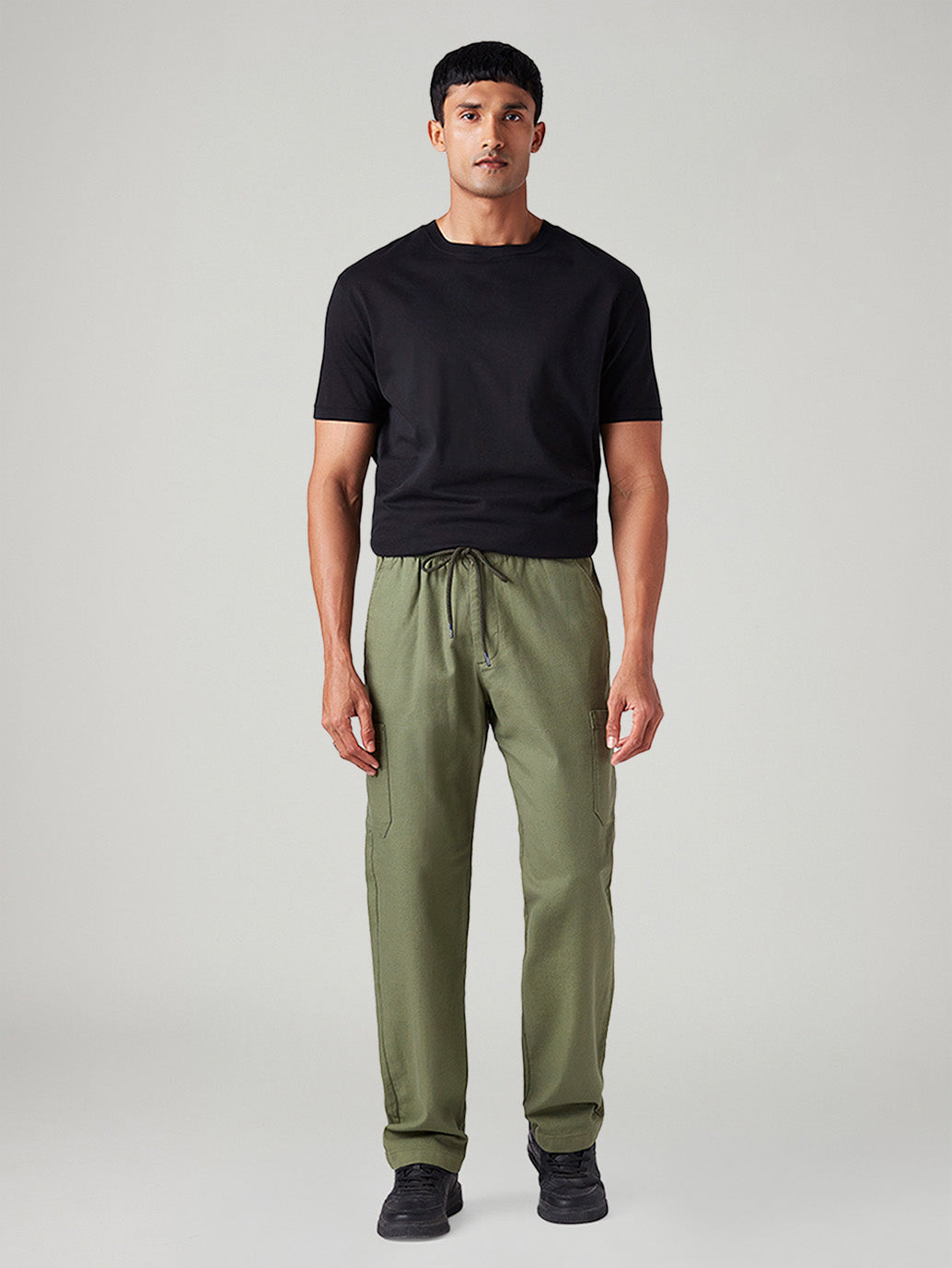 Men's Olive Relaxed Tapered Fit Mid Rise Linen Cargos - Front View