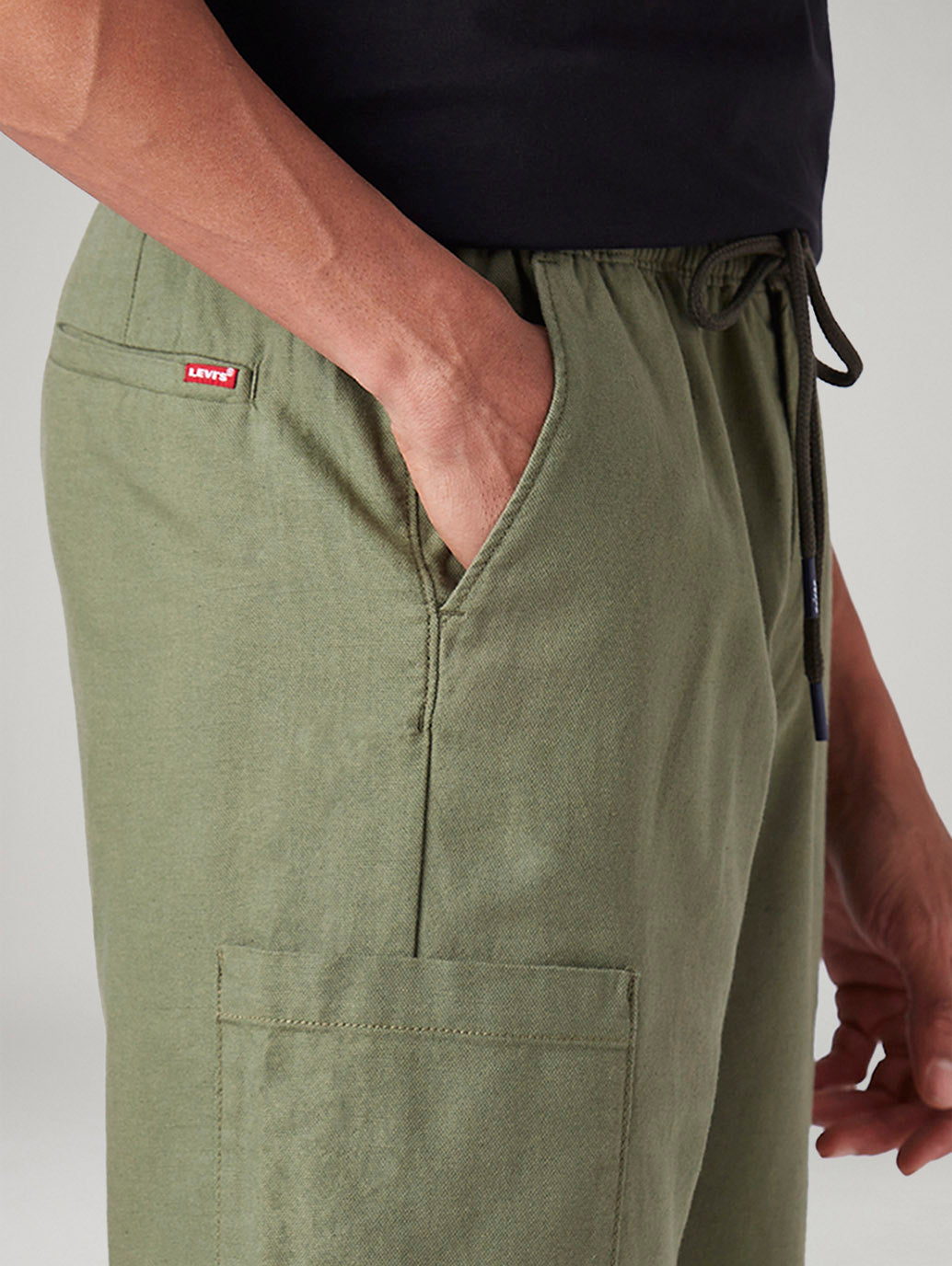 Men's Olive Relaxed Tapered Fit Mid Rise Linen Cargos - Detail View