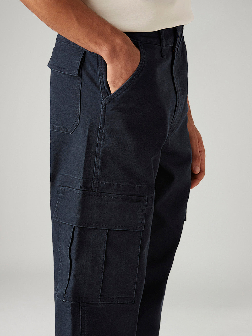Men's 568 Navy Loose Fit Mid Rise Cargos - Detail View