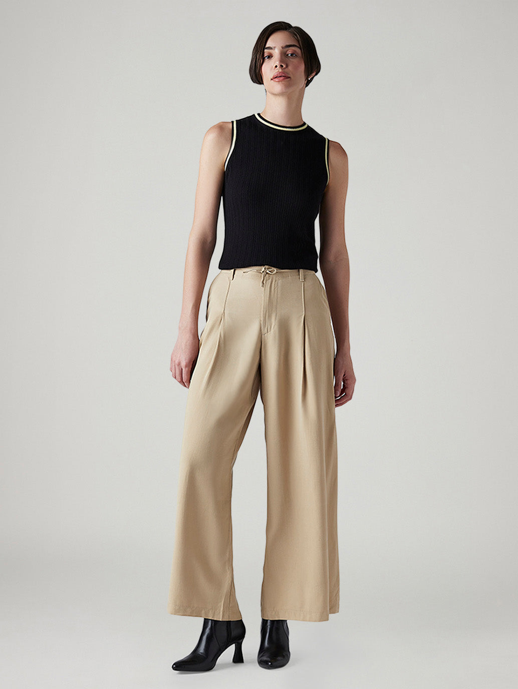 Women's Beige XL Straight Loose Fit Mid Rise Trousers - Styleshot View