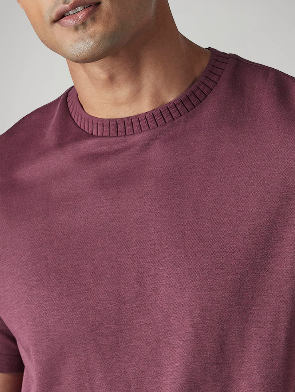 Men's Solid Slim Fit Redloop Interlock T-Shirt - Detail View