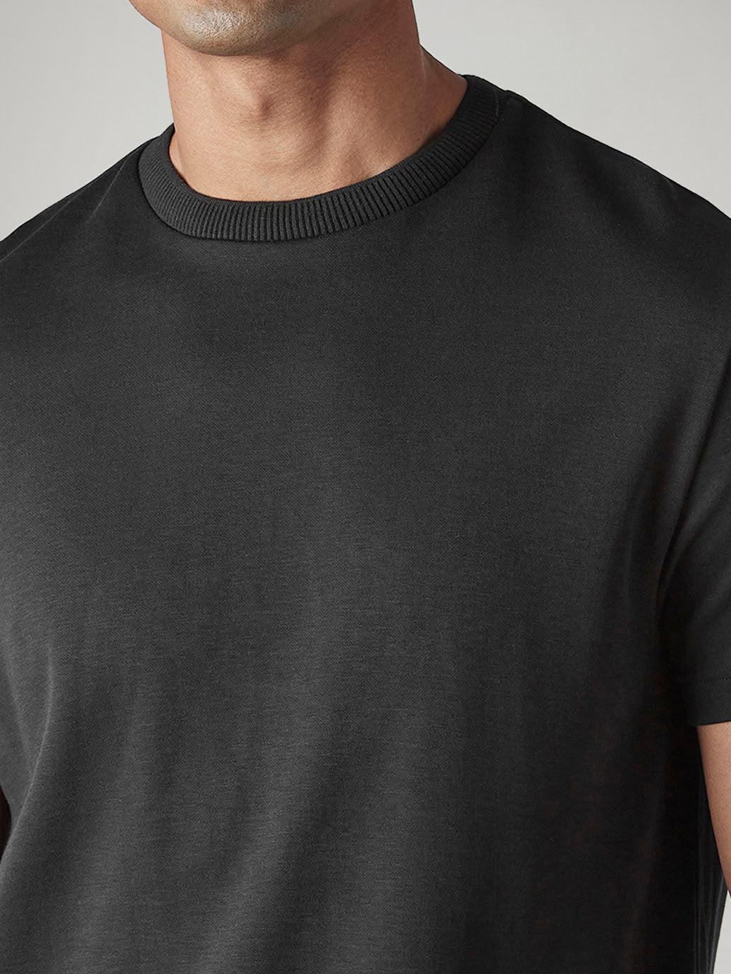 Men's Solid Slim Fit Redloop Interlock T-Shirt - Detail View