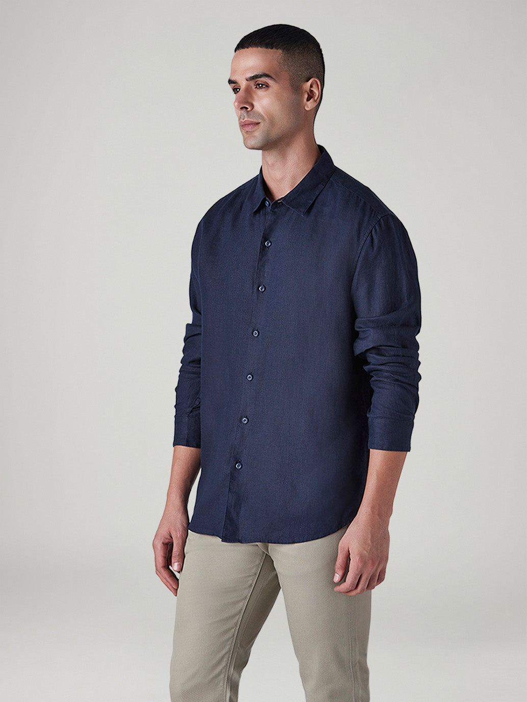 Men's Solid Slim Fit Linen Redloop Shirt - Side View